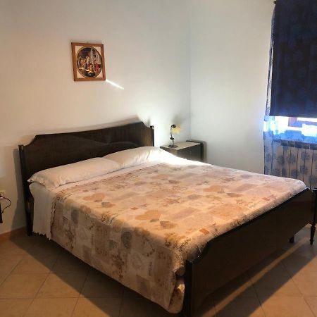 B&B Il Medioevo Pesche Exteriör bild