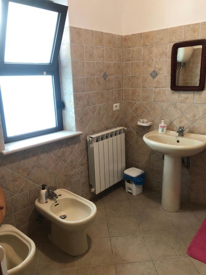 B&B Il Medioevo Pesche Exteriör bild